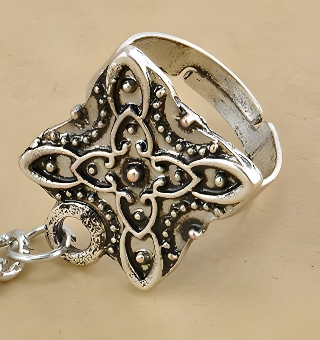 Chaîne de Main Bohème en Argent Vintage avec Fleur & Pièce (Ajustable)