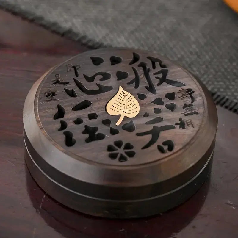 Brûleur d’Encens en Bois de Santal Zen, Boîte Décorative Sculptée