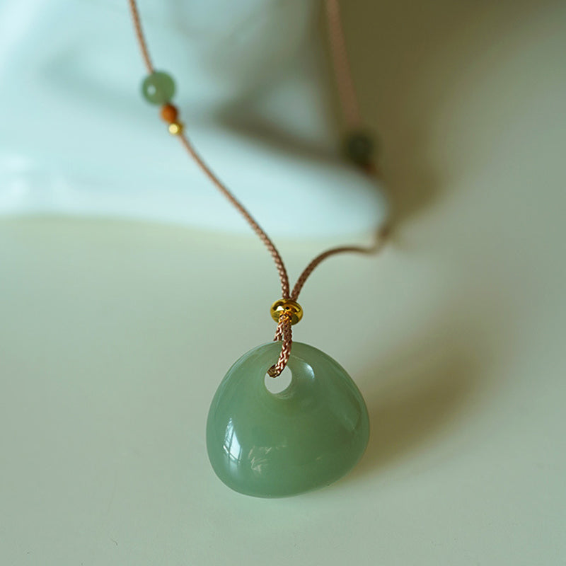 Collier Pendentif en Jade Naturel