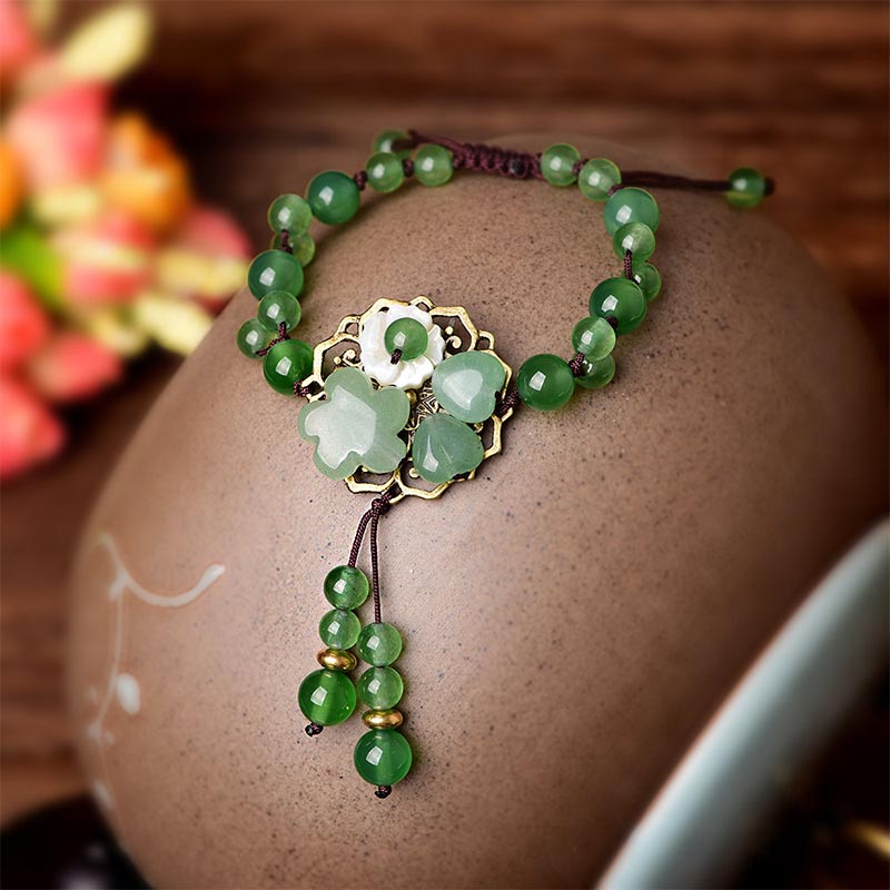 Bracelet Porte-Bonheur en Jade Vert & Fleur Symbolique | Harmonie & Épanouissement