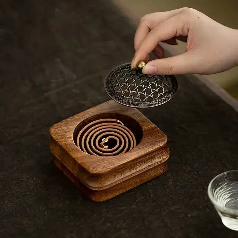 Brûleur d’Encens en Bois Massif et Laiton, Motif Tradition Zen