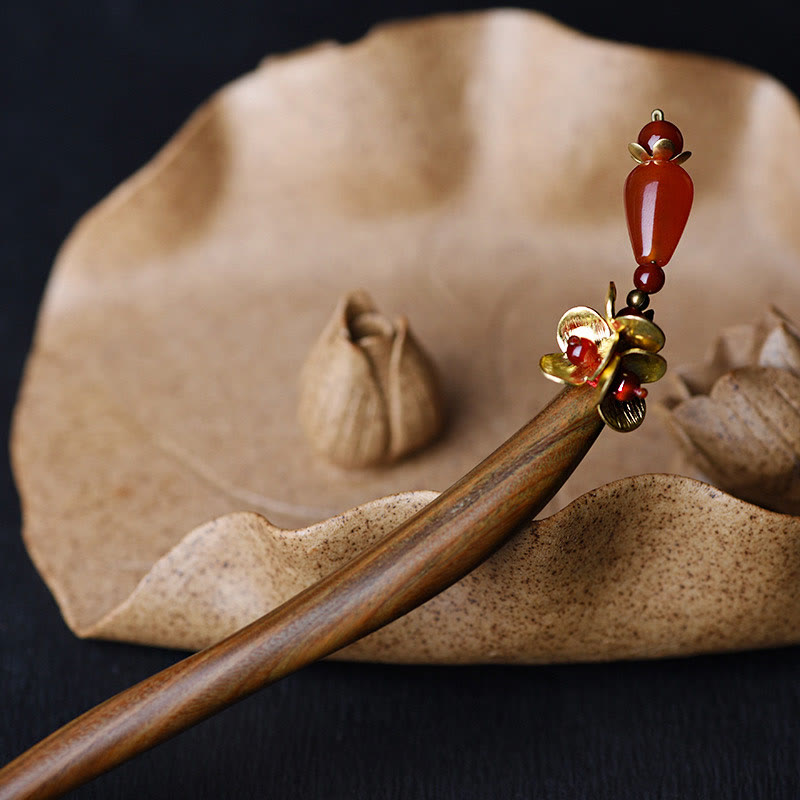 Pic à Cheveux Bois de Santal Vert & Agate Rouge – 16 cm