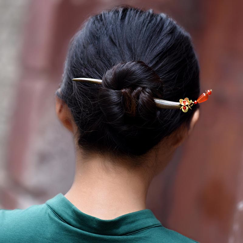 Pic à Cheveux Bois de Santal Vert & Agate Rouge – 16 cm
