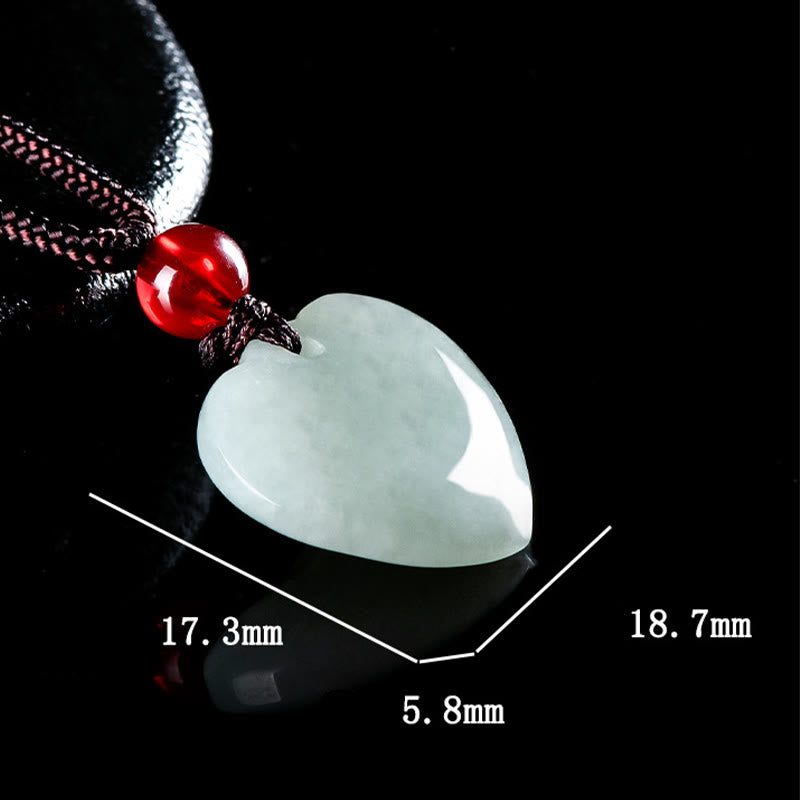 Pendentif Cœur en Jade Naturel, Symbole de Prospérité et d’Harmonie