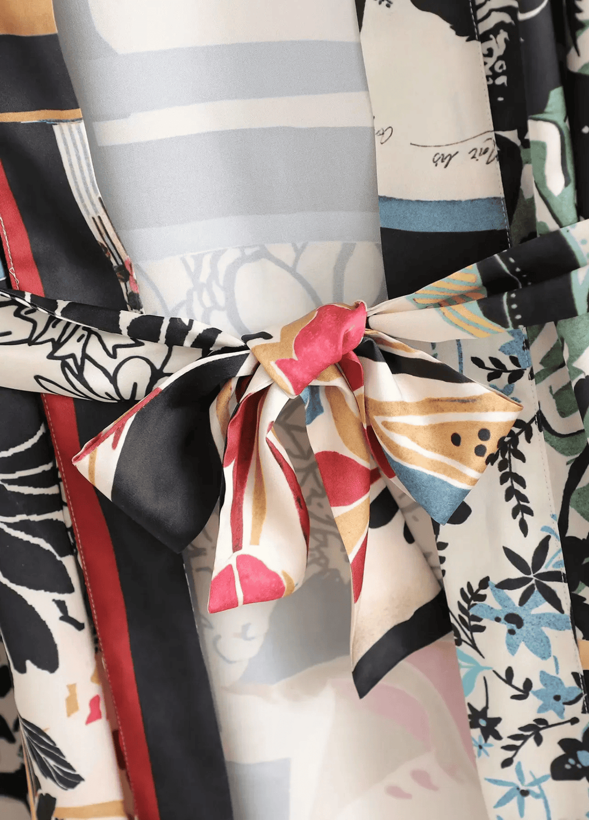 Kimono court femme soie motif pivoine multi – Kintsugi