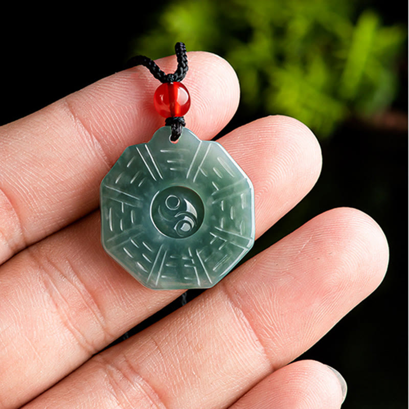 Collier Feng Shui Bagua Yin Yang en Jade Naturel