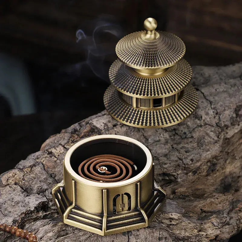 Brûleur d’Encens en Laiton Pagode Antique, Aura Sacrée & Intemporelle