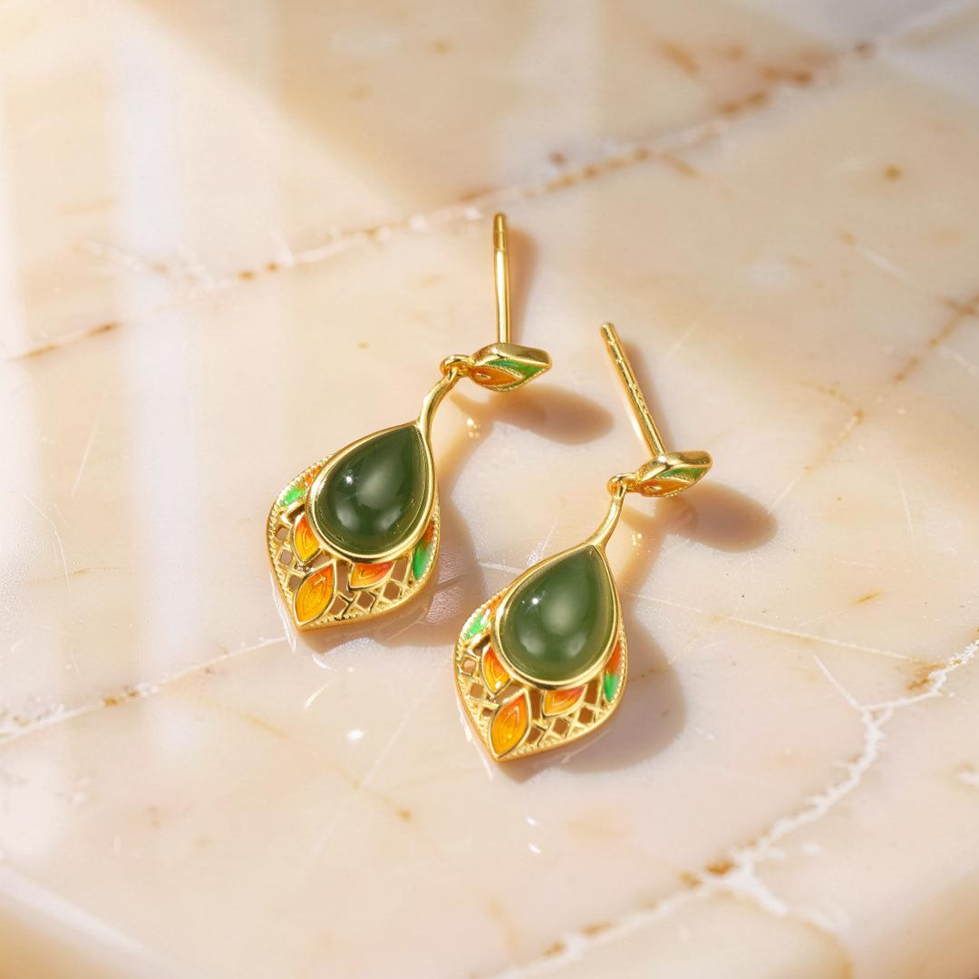 Boucles d'Oreilles Pendantes Jade – Feuille de Joie, Argent Plaqué Or