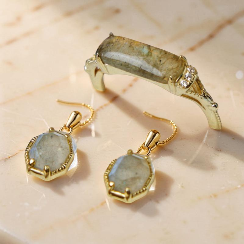 Boucles d'Oreilles Labradorite – Élan Lustré, Argent Plaqué Or