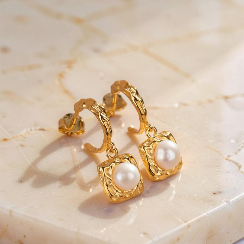 Boucles d'Oreilles Perle – Caresse Subtile, Argent Plaqué Or