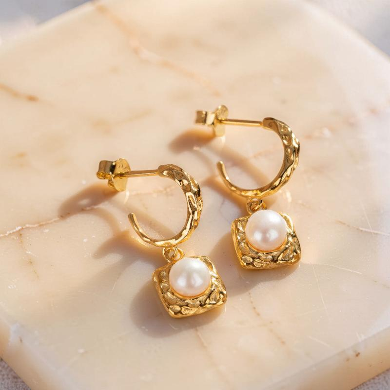 Boucles d'Oreilles Perle – Caresse Subtile, Argent Plaqué Or