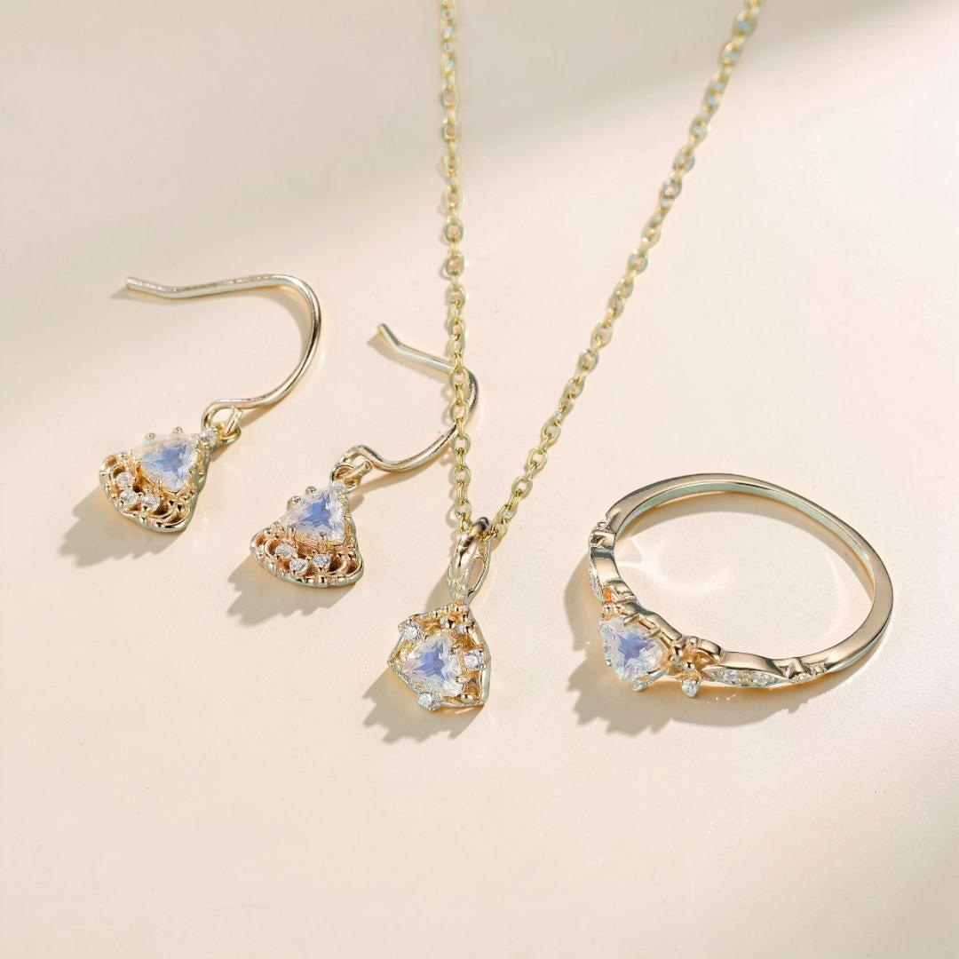 Boucles d'Oreilles Pierre de Lune – Féérie Royale, Argent Plaqué Or