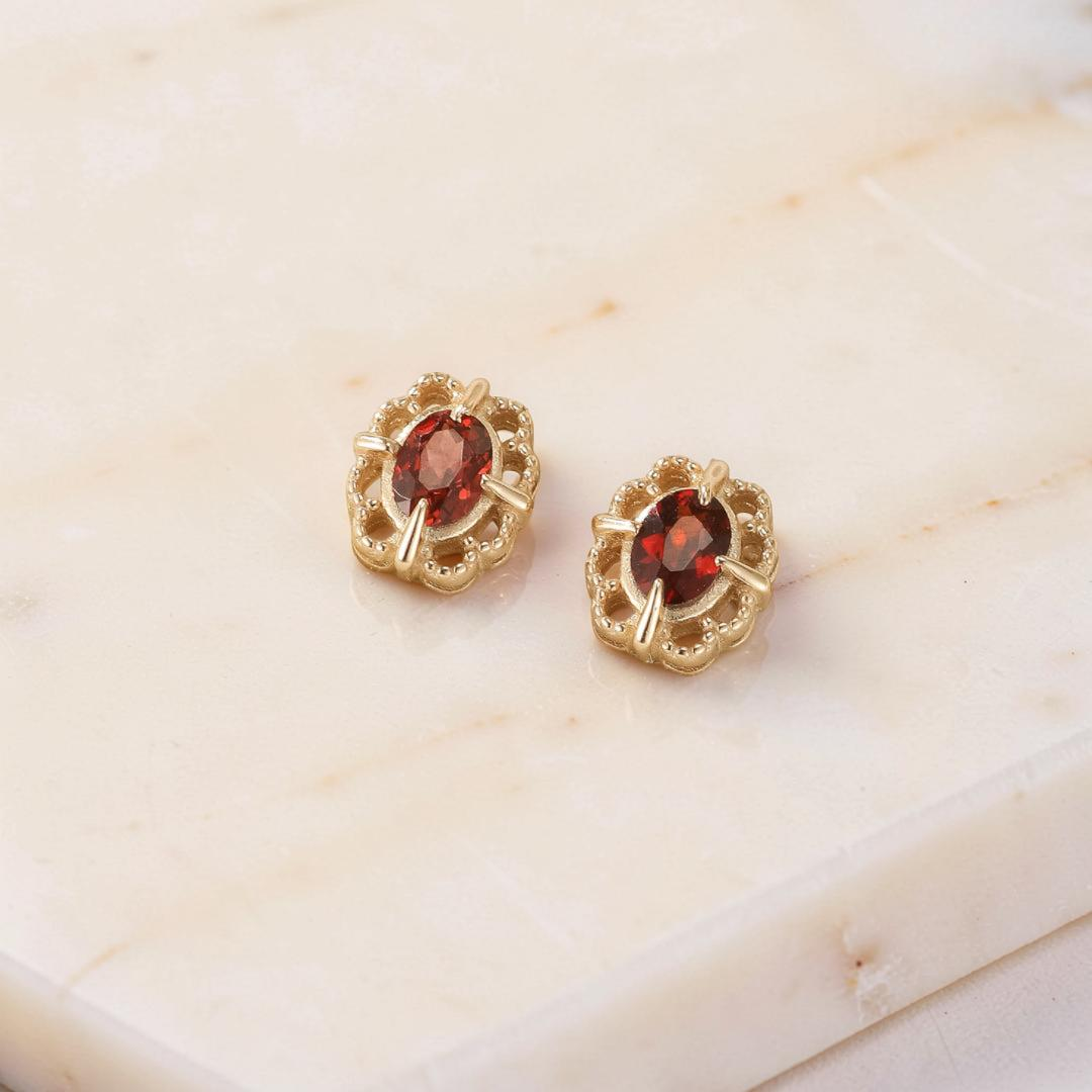 Boucles d'Oreilles Grenat – Élégance Royale, Argent Plaqué Or
