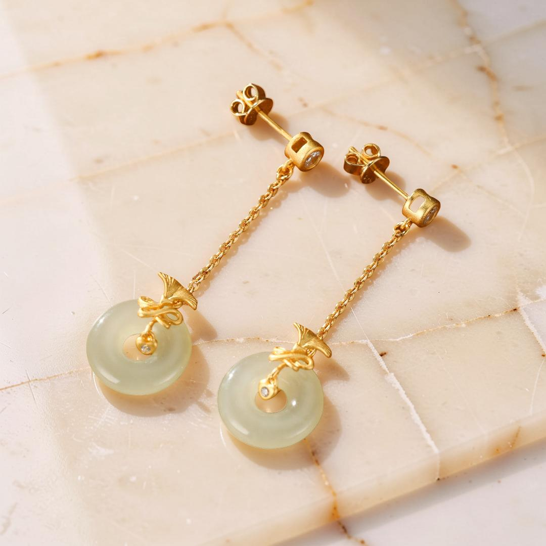 Boucles d'Oreilles Jade Blanc – Grâce d'Œillet, Argent Plaqué Or
