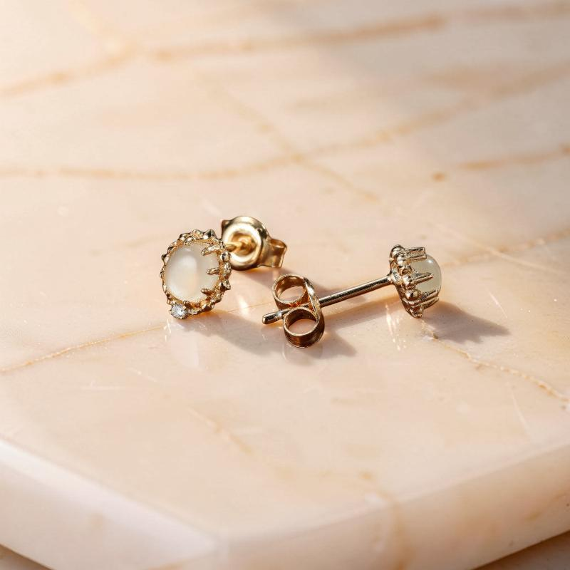 Boucles d'Oreilles Pierre de Lune – Élégance Lustrée, Argent Plaqué Or