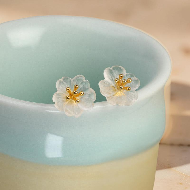 Boucles d'Oreilles Quartz Clair – Fleur de Tranquillité, Argent Plaqué Or