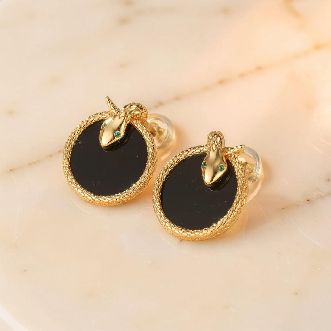 Boucles d'Oreilles Serpent – Élégance et Autorité, Argent Plaqué Or