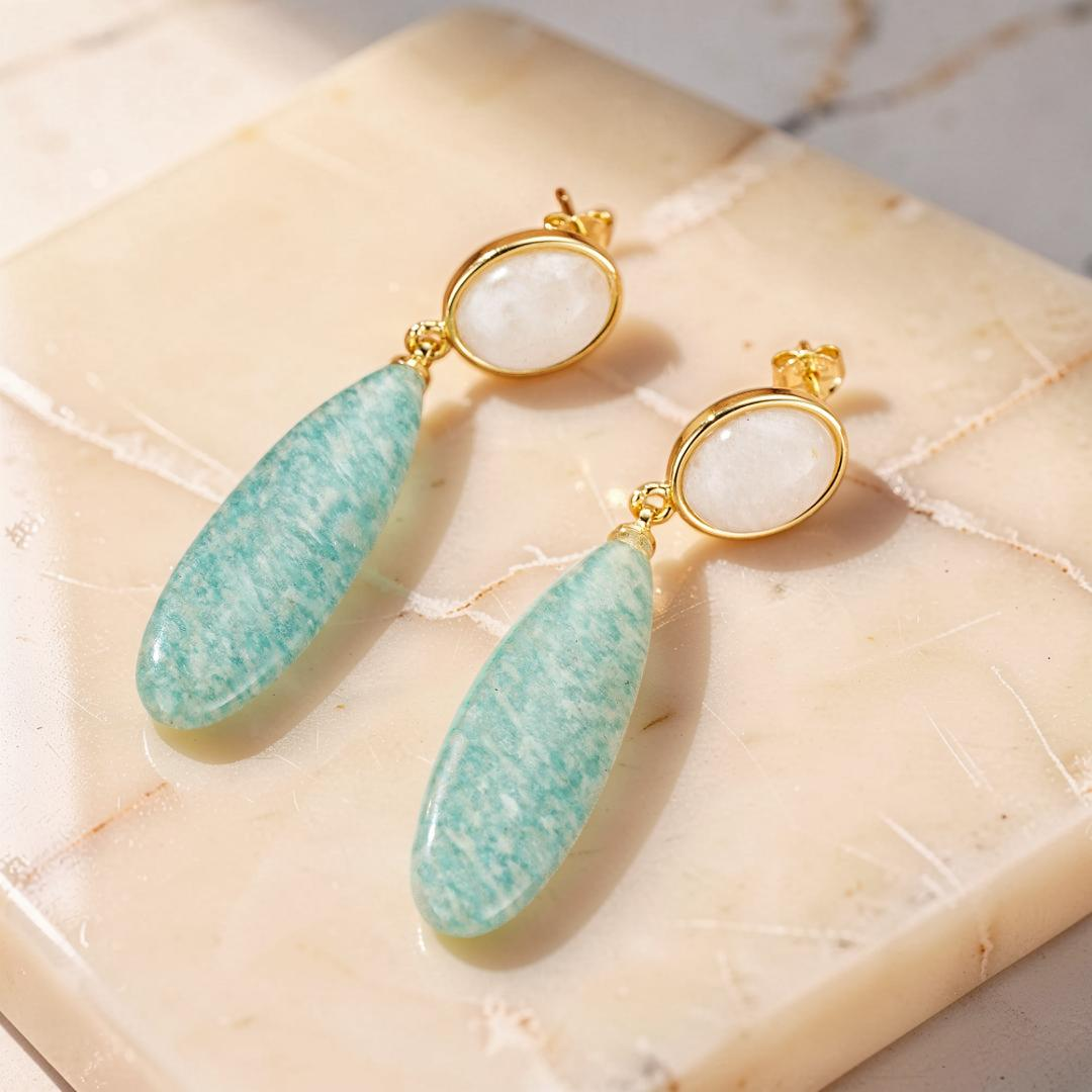 Boucles d’Oreilles Amazonite et Pierre de Lune – Élégance Nocturne