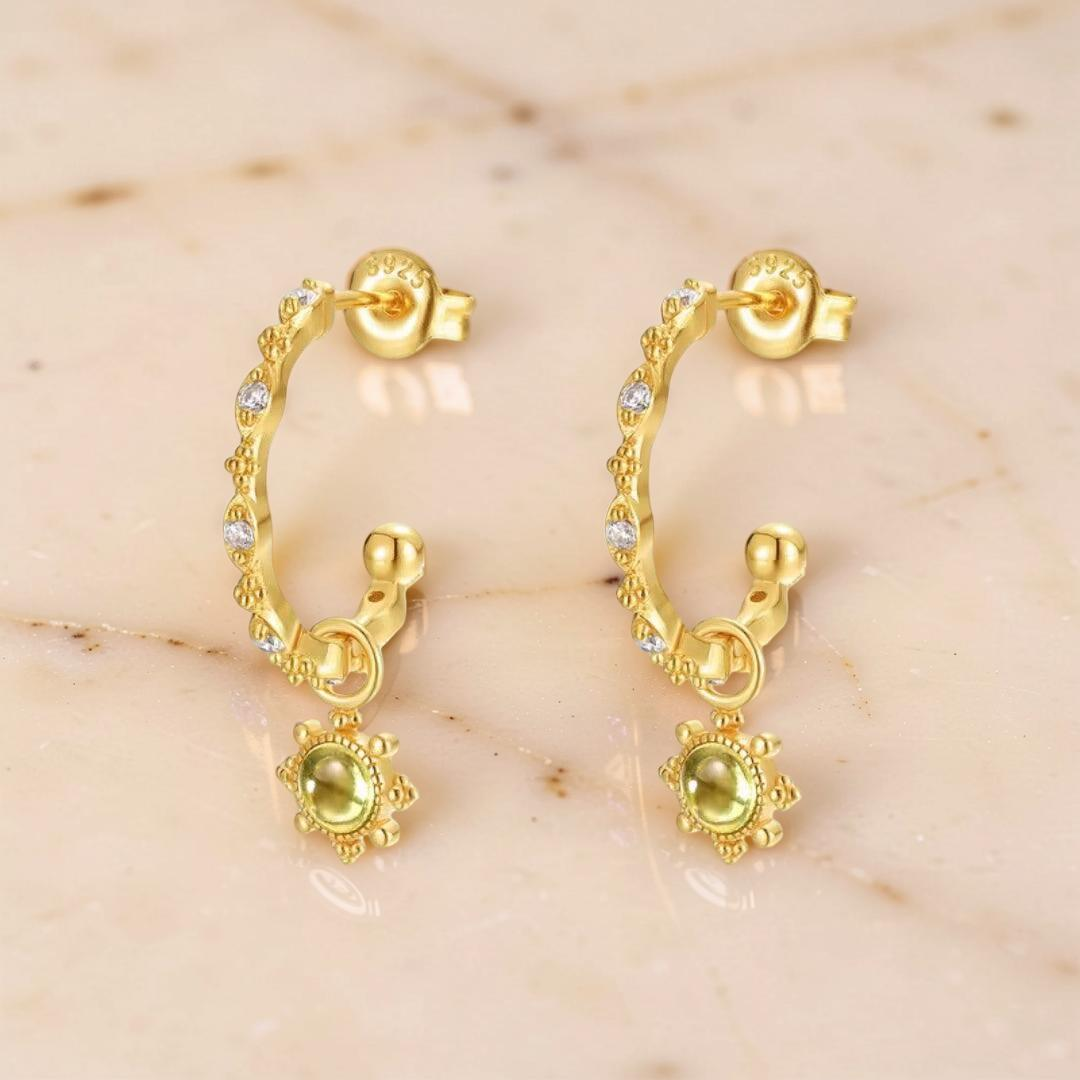 Boucles d’Oreilles Créoles Péridot – Lumière d’Olivine, Argent Plaqué Or