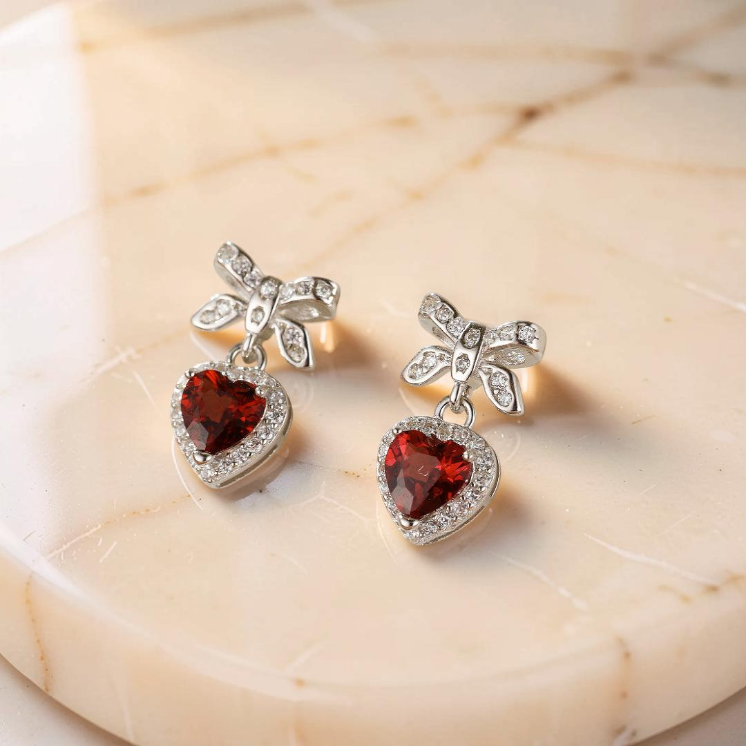Boucles d’oreilles Grenat – Nœud d’Amour, Argent