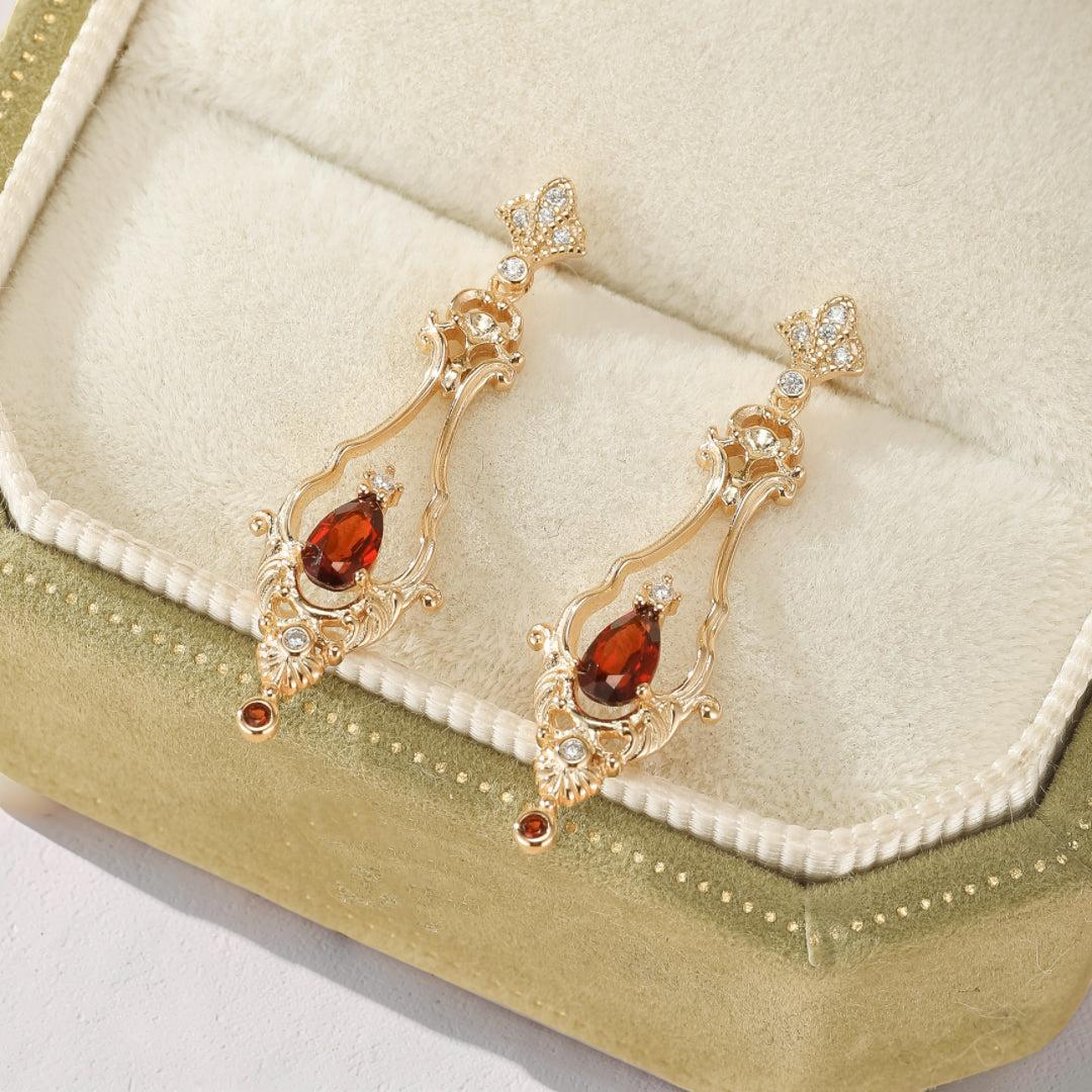 Boucles d’Oreilles Grenat – Reflet Majestueux, Argent Plaqué Or