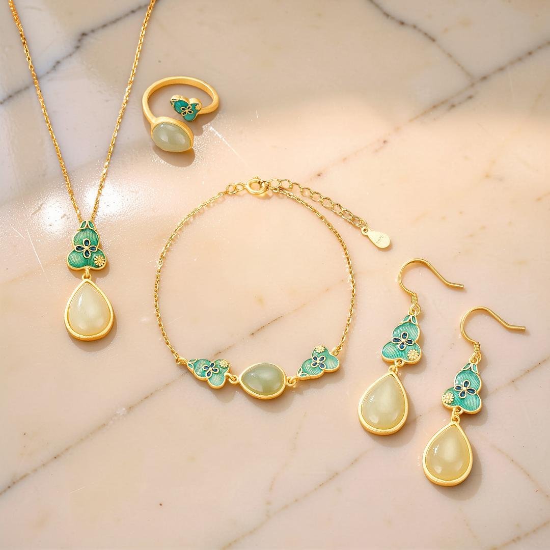 Boucles d'Oreilles Jade – Goutte de Chance, Argent Plaqué Or