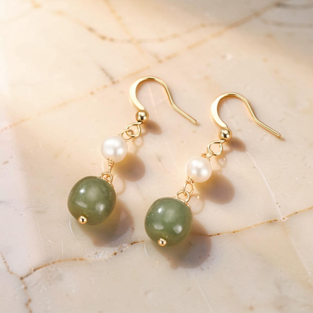 Boucles d’Oreilles Jade Néphrite et Perle – Équilibre Naturel