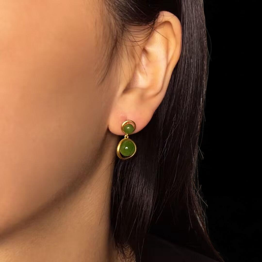 Boucles d’Oreilles Jade – Soleil Intérieur, Argent Plaqué Or