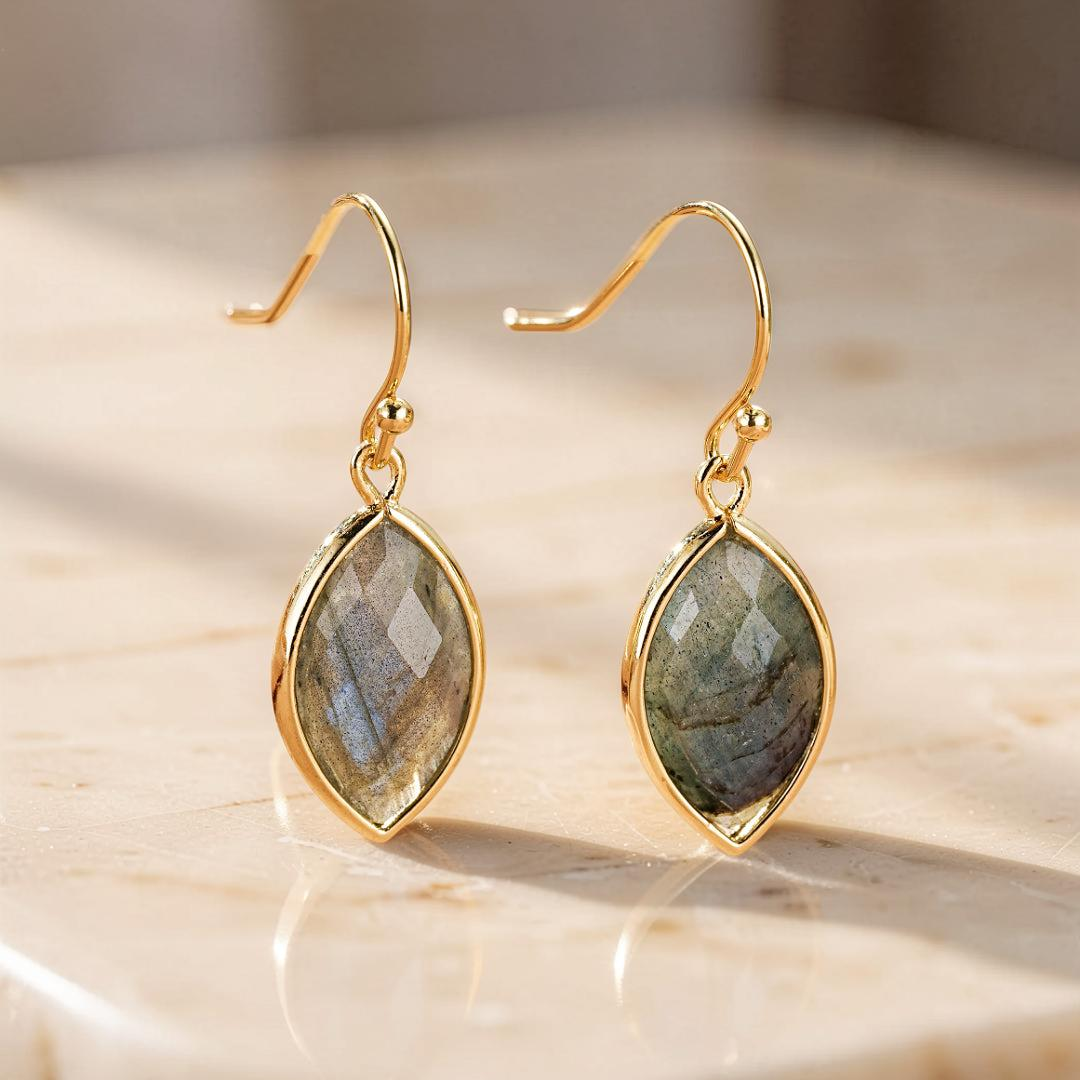 Boucles d’Oreilles Labradorite – Feuilles de Lumière