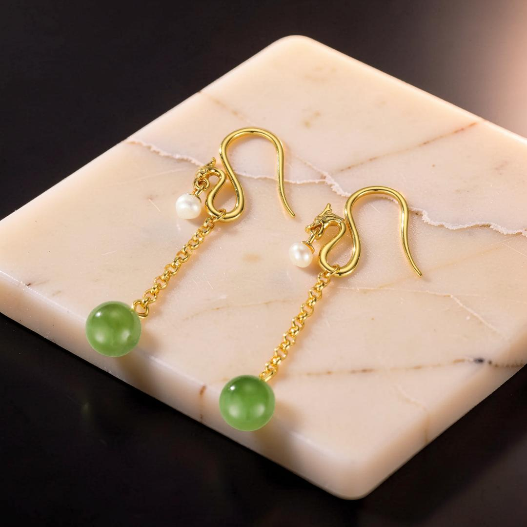 Boucles d'Oreilles Pendantes Jade et Perle – Harmonie, Argent Plaqué Or
