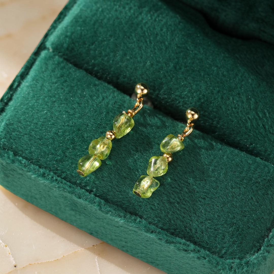 Boucles d’Oreilles Pendantes Péridot – Gouttes Solaires, Argent Plaqué Or