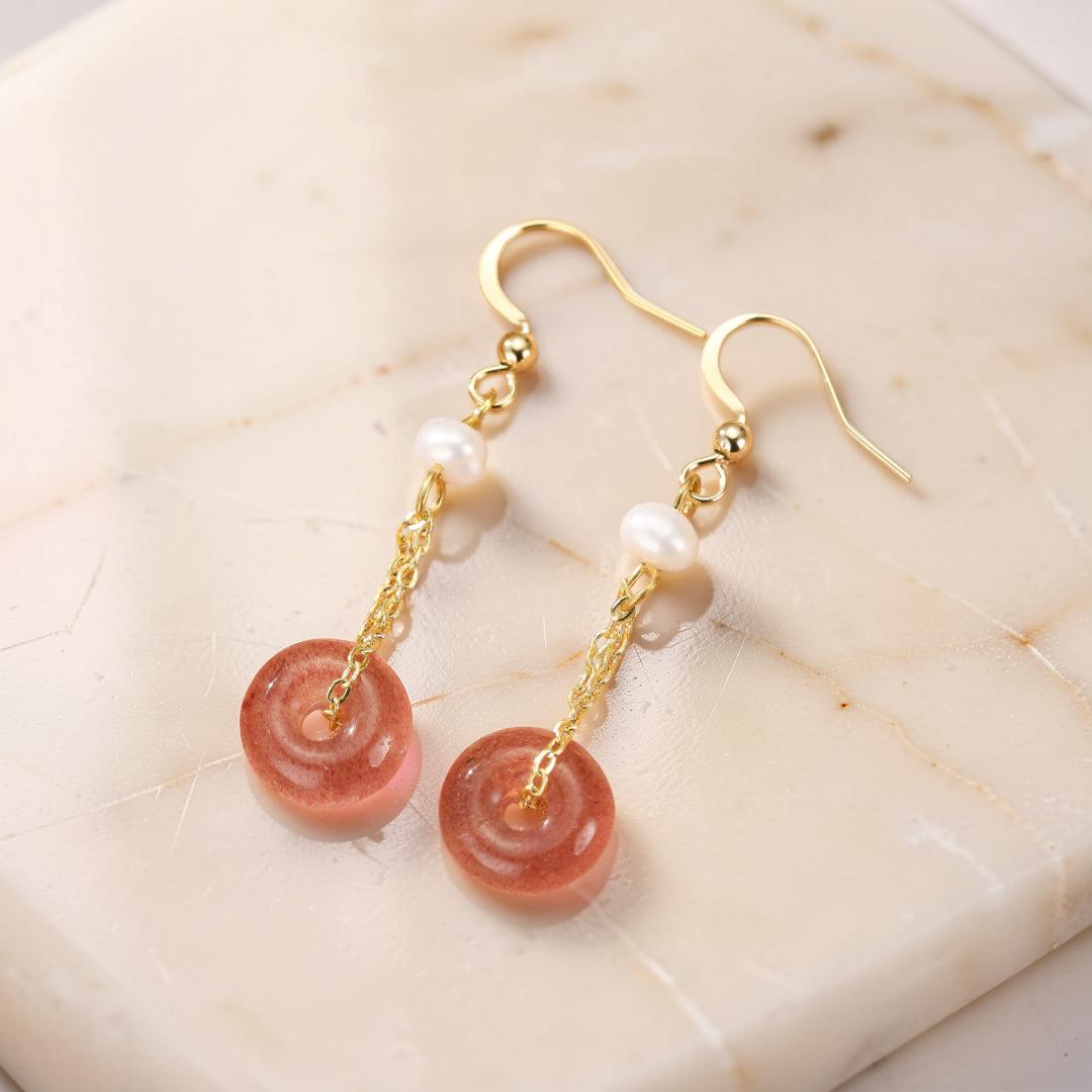 Boucles d’oreilles Quartz Fraise et Perle – Éclat Délicat