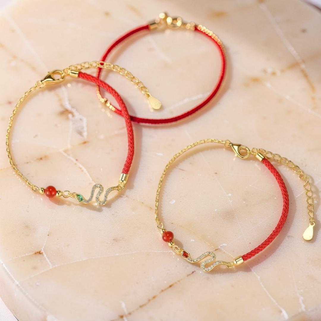 Bracelet Fil Rouge Serpent – Force Mystique, Argent Plaqué Or