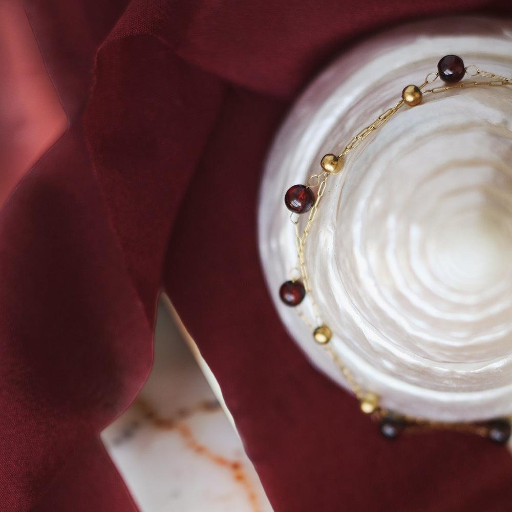 Bracelet Grenat – Cœur de Passion, Plaqué Or 18K