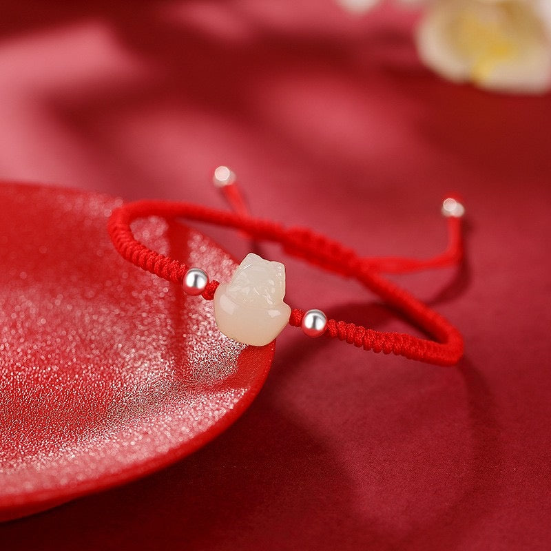 Bracelet Jade – Bébé Dragon, Fil Rouge