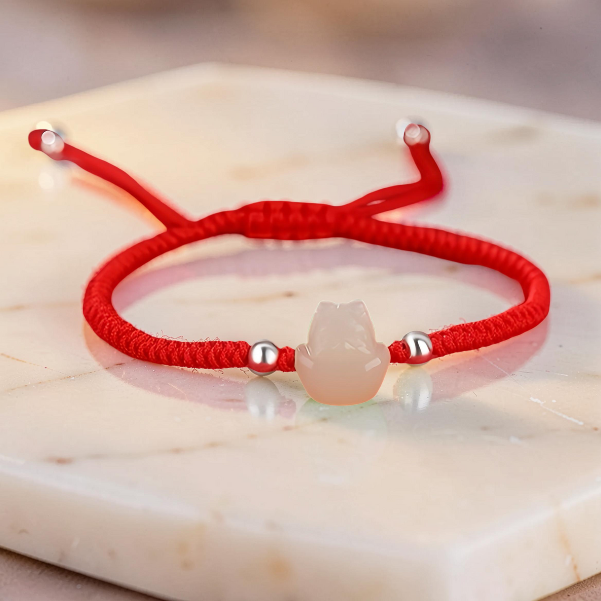 Bracelet Jade – Bébé Dragon, Fil Rouge