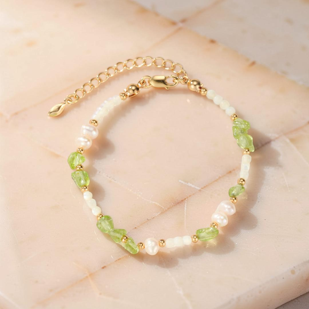Bracelet Péridot, Perles et Nacre – Gouttes Solaires, Argent Plaqué Or