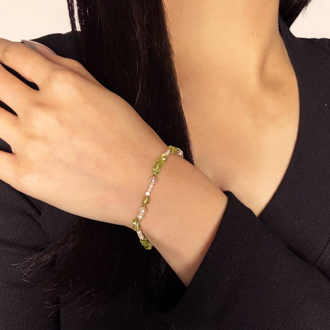 Bracelet Péridot, Perles et Nacre – Gouttes Solaires, Argent Plaqué Or
