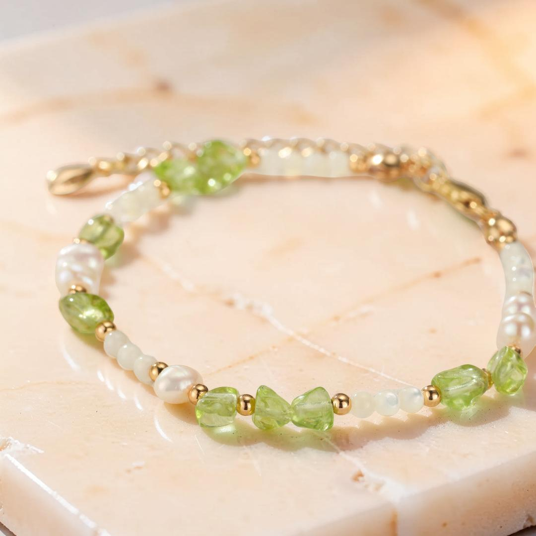 Bracelet Péridot, Perles et Nacre – Gouttes Solaires, Argent Plaqué Or