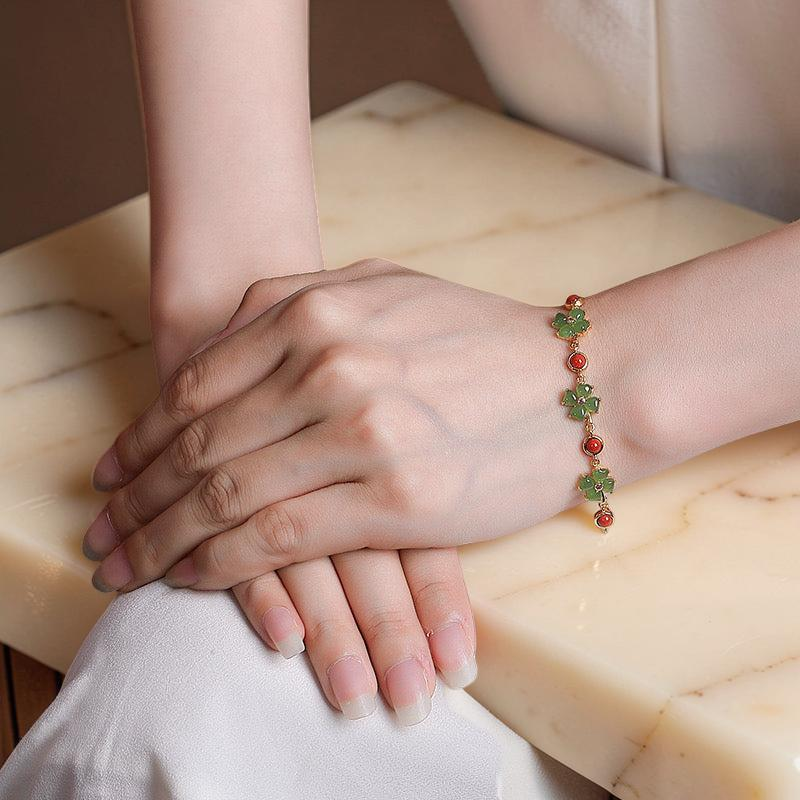 Bracelet Trèfle en Jade – Chance Sereine, Argent Plaqué Or