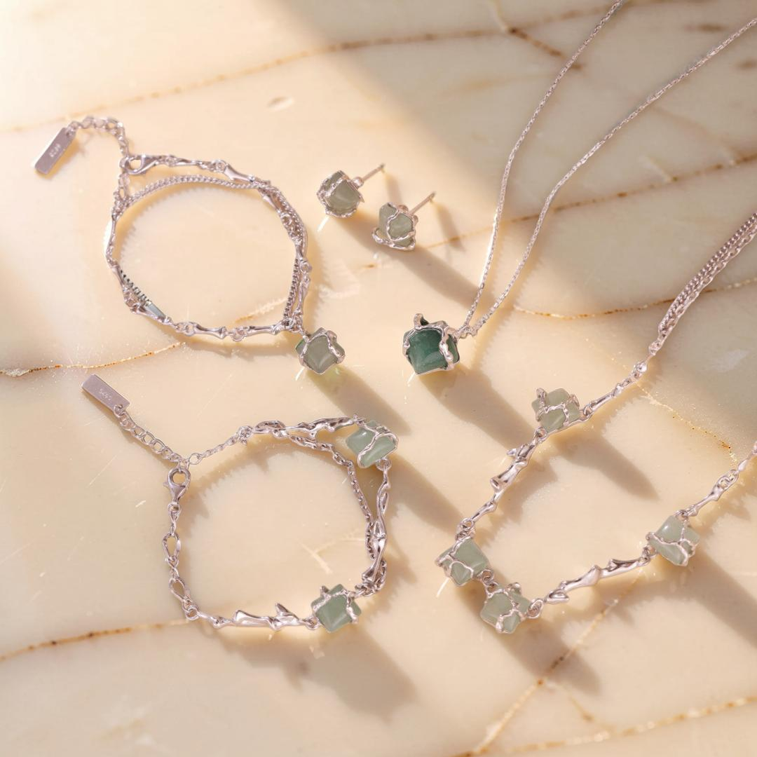 Boucles d'Oreilles Aventurine – Fleur de Sérénité, Argent