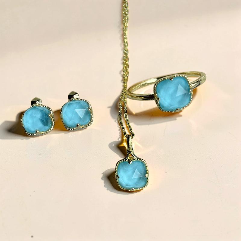 Boucles d'Oreilles Turquoise – Étreinte du Ciel, Argent Plaqué Or