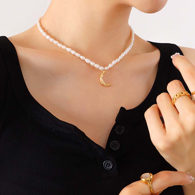 Collier Croissant de Lune en Perle Naturelle