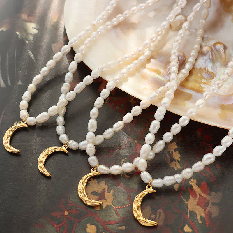 Collier Croissant de Lune en Perle Naturelle