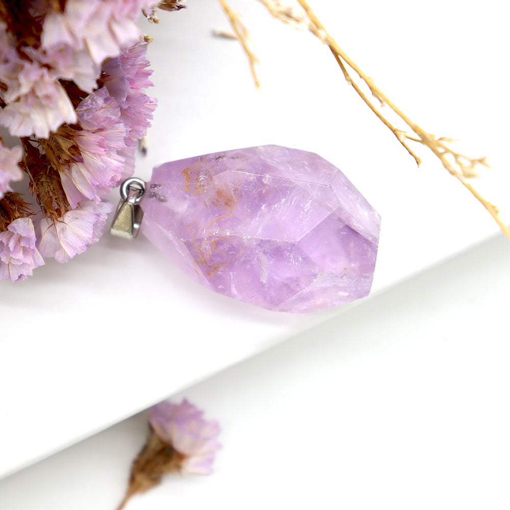 Pendentif en Améthyste Naturelle Polie – Pierre Unique