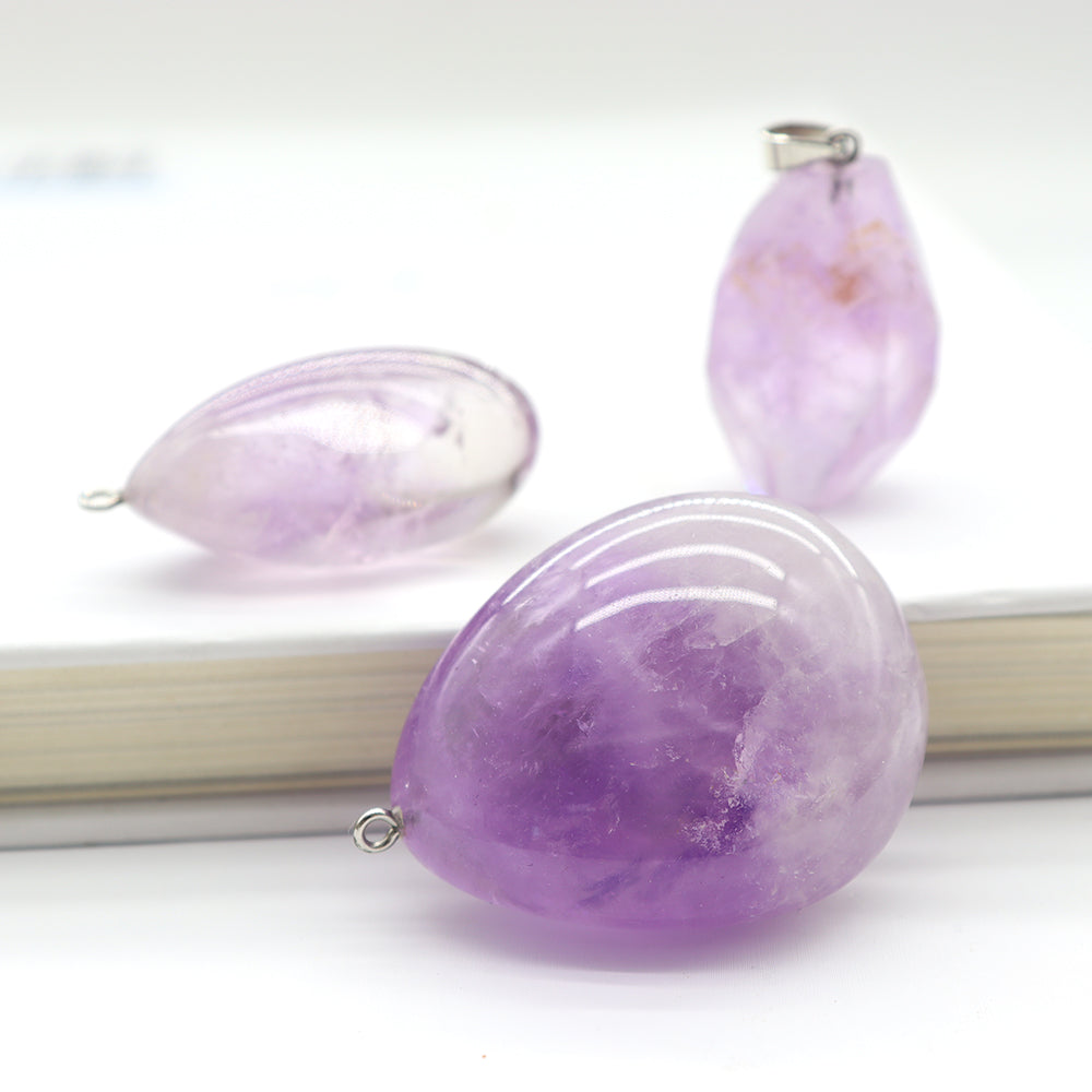 Pendentif en Améthyste Naturelle Polie – Pierre Unique