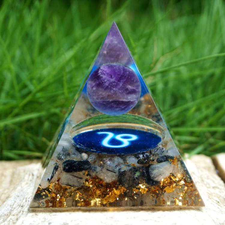 Pyramide du Zodiac en Orgonite et Quartz Rutile de 10cm symbole du Lion