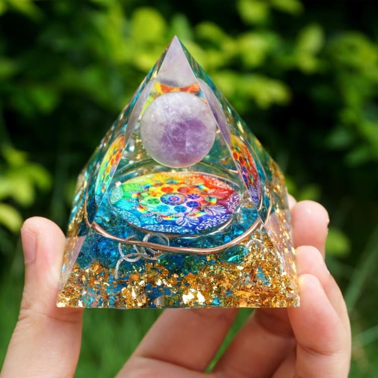 Pyramide en Orgonite et Célestine de 10cm