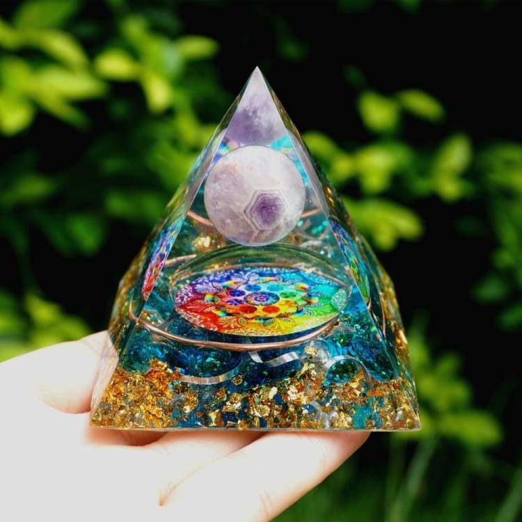Pyramide en Orgonite et Célestine de 10cm