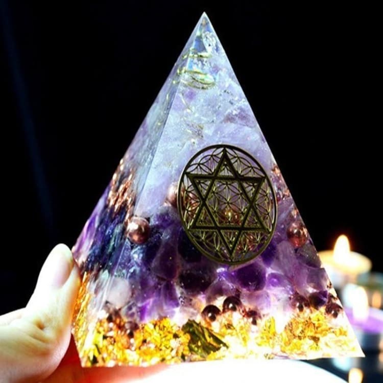 Pyramide Orgonite 'Purification et Sérénité'